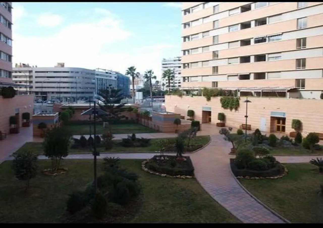 Apartment Plaza De La Solidaridad 말라가